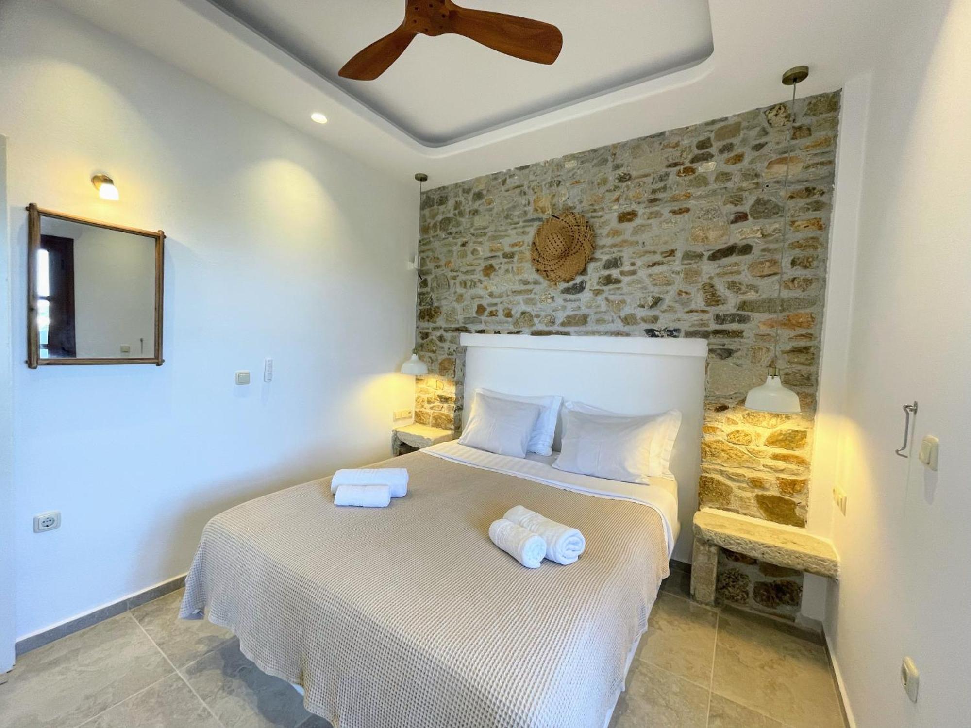 Thea Suites Naxos Agios Prokopios  Exterior photo